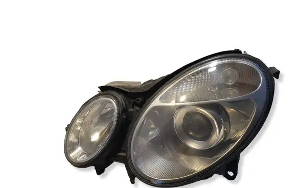 Mercedes-Benz E W211 Headlight/headlamp 5DV00829000 A0028202426