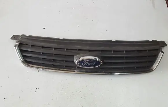 Ford Kuga I Front bumper upper radiator grill 8V41R7081A