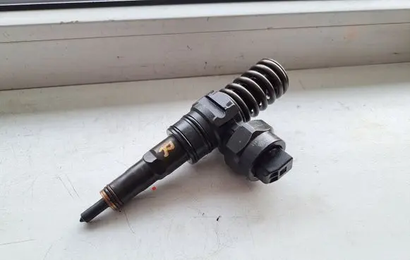 Ford Galaxy Fuel injector 038130073R 0414720018