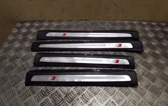 Audi Q7 4L Front sill trim cover 4L0853373F 4L0853376F 4L0853374F