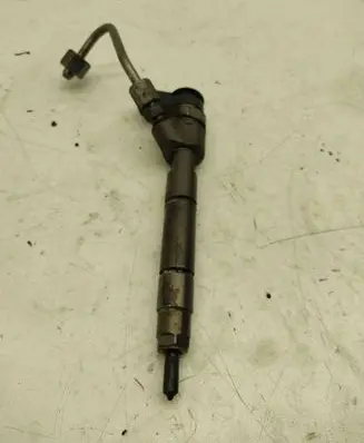 Mercedes-Benz B W245 Fuel injector A6400700787 0445110167