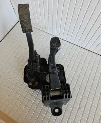 Skoda Rapid (NH) Brake pedal 6R1721058D