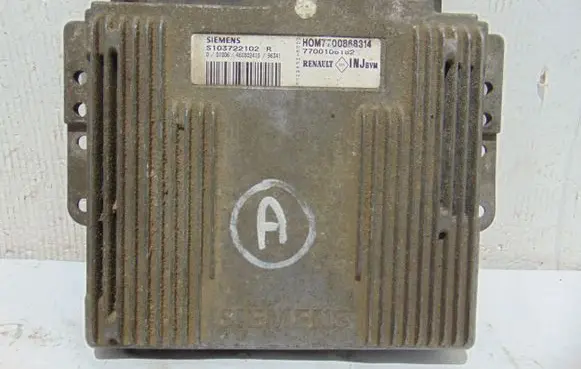 Renault Laguna I Engine control unit/module 7700106182