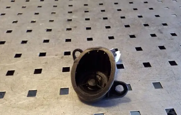 KIA Sportage Front door high frequency speaker