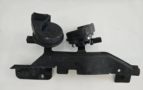 Audi Q7 4L Horn signal 4L0951229A