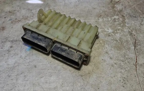 Opel Astra G Coolant fan relay 09131732