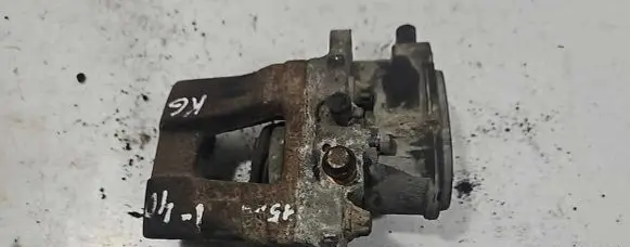 Hyundai i40 Rear brake caliper