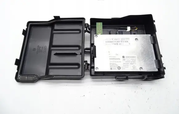 Audi A5 8T 8F Bluetooth control unit module 8T0035613