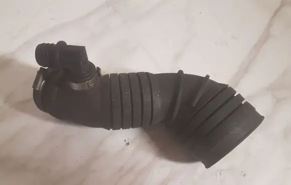 Audi A6 S6 C5 4B Turbo air intake inlet pipe/hose 4B0129627A