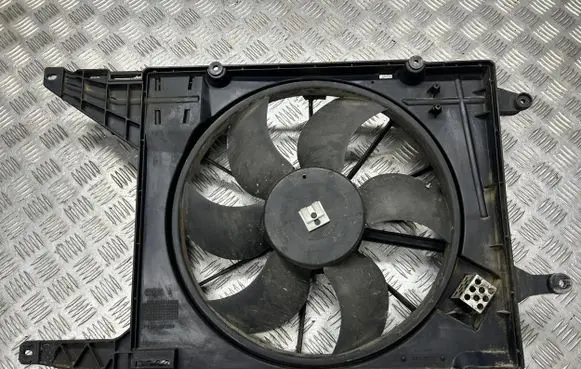 Renault Megane I Radiator cooling fan shroud 8240257 90209051