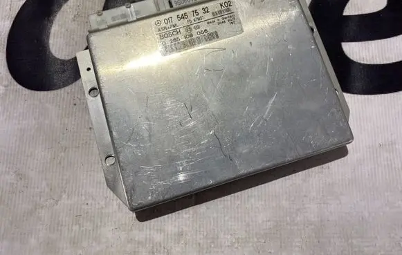 Mercedes-Benz E W210 Engine control unit/module a0175457532