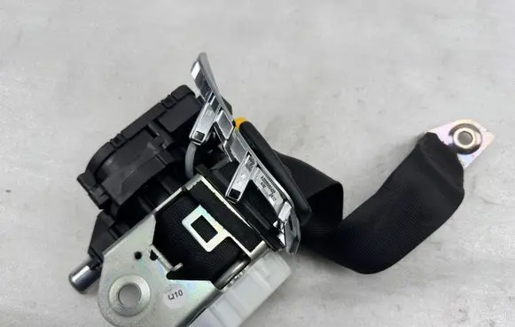 Mercedes-Benz S W222 Rear seatbelt A2228602085