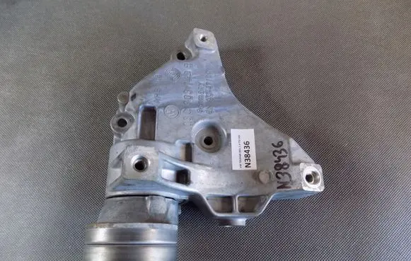 Volkswagen Touran II Generator/alternator bracket 