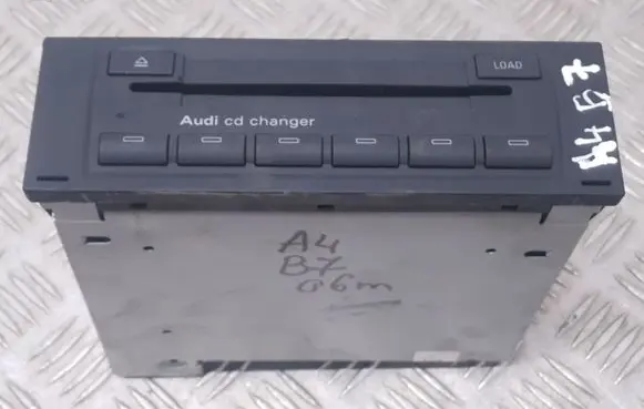 Audi A4 S4 B7 8E 8H CD/DVD changer 8E0035111D
