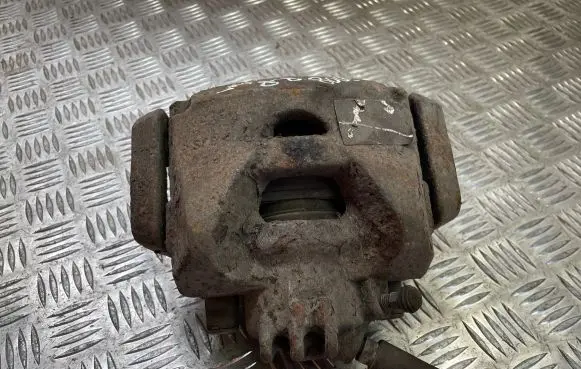 Peugeot 5008 Front brake caliper