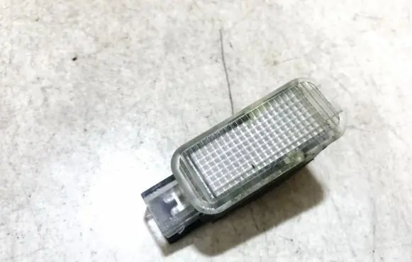 Volkswagen PASSAT B5 Other interior light 3b0947416b