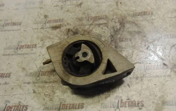 Mercedes-Benz A W168 Engine mount bracket A1682400618