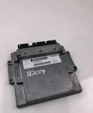 Volvo V70 Engine control unit/module 30729351