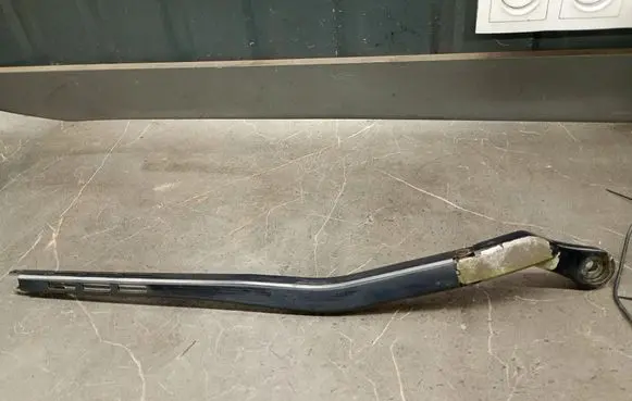 Audi A4 S4 B6 8E 8H Front wiper blade arm 8e1955408a