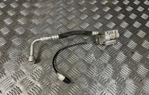 BMW i3 Air conditioning (A/C) pipe/hose 9291156 9292570