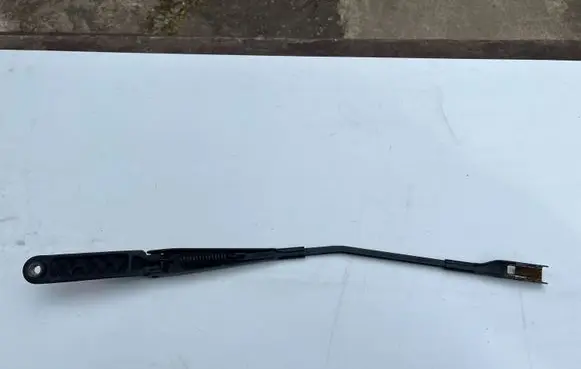 Audi A1 Front wiper blade arm 8X1955407