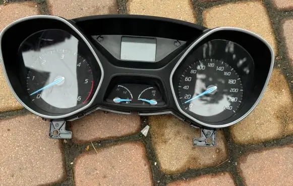 Ford Focus Speedometer (instrument cluster) BM5T-10849-CU S2410P013