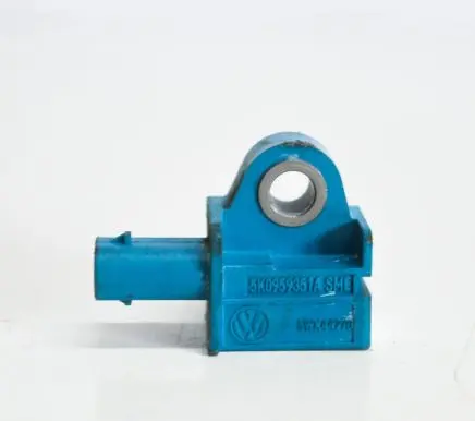 Volkswagen Jetta VI Airbag deployment crash/impact sensor 5K0959351A