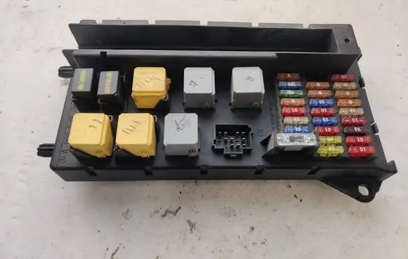 Mercedes-Benz Sprinter W906 Fuse module A9065450401