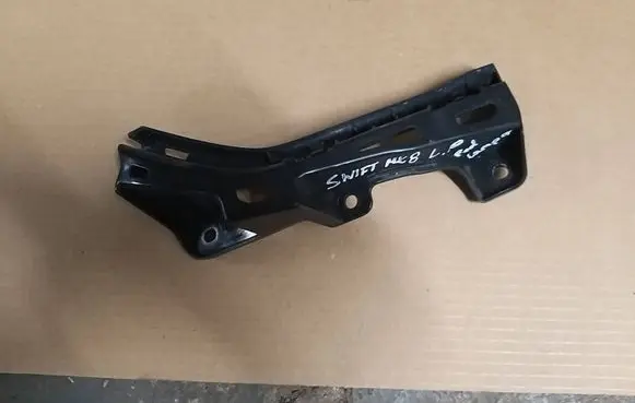 Front bumper mounting bracket