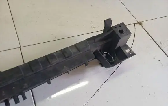 Peugeot Partner Radiator mount bracket 9680544280