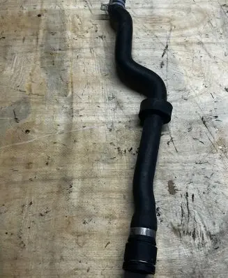 BMW 5 E60 E61 Engine coolant pipe/hose 6912735