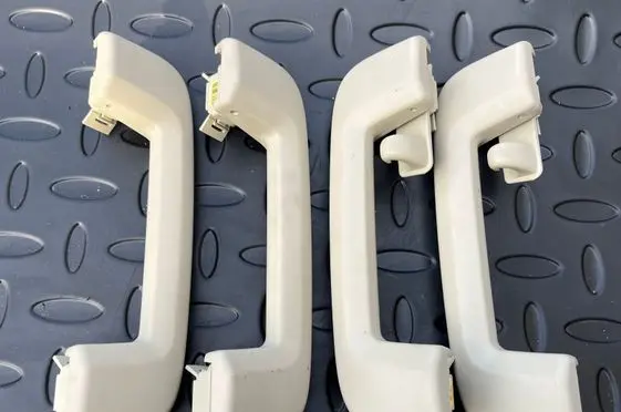Volvo V60 A set of handles for the ceiling 31305679