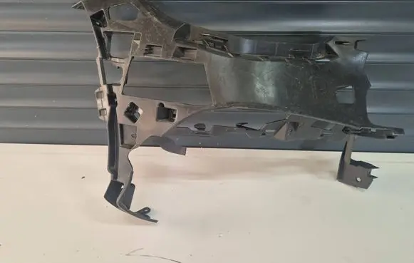 Mercedes-Benz E W213 Front bumper mounting bracket A2138852503