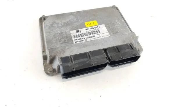 Skoda Fabia Mk1 (6Y) Engine control unit/module 047906033E 5WP4420210 E1877