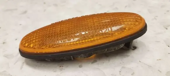 Mazda 323 Front fender indicator light 0464120 E2013141