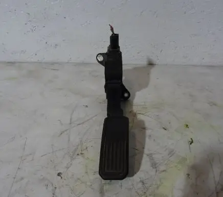 Toyota Avensis T270 Accelerator throttle pedal 78110-02011