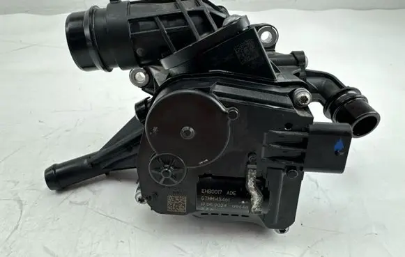 Hyundai Tucson IV NX4 Thermostat housing 256002M820