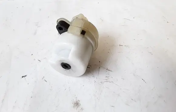 Hyundai Tiburon Ignition lock contact 051209
