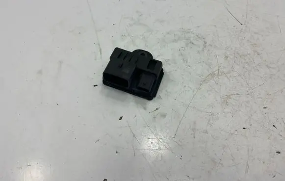 BMW 5 F10 F11 Glow plug pre-heat relay 7810856