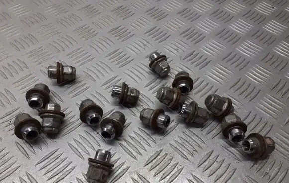 Toyota Yaris Nuts/bolts 