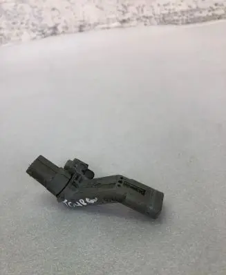 Volkswagen Touran III Crankshaft position sensor 04c906433a