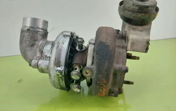 Toyota Corolla Verso E121 Turbo 172010R020