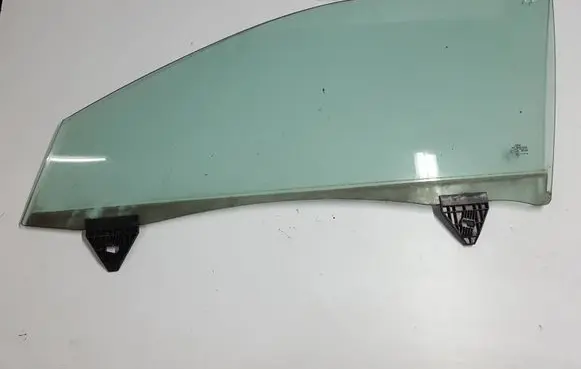 Audi A4 S4 B7 8E 8H Front door window glass four-door 