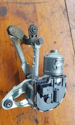 Peugeot 5008 Wiper motor 1397220576