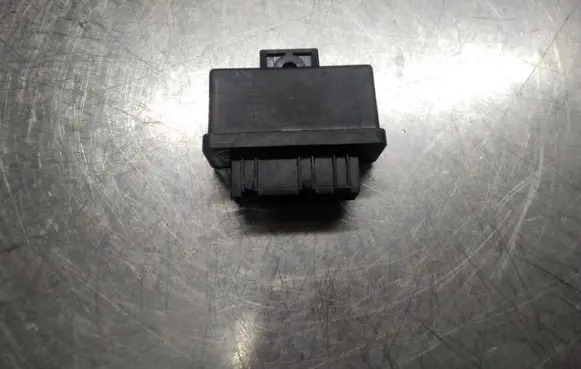 Peugeot 207 Fuel pump relay 240107