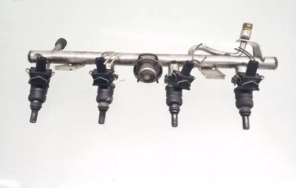 Mercedes-Benz C W203 Fuel injectors set A1110780292 2710780549