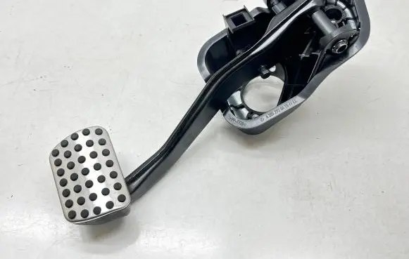 Mercedes-Benz EQC Brake pedal A2052920415