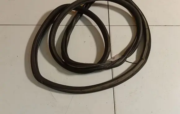 Opel Corsa D Rubber seal front coupe door 