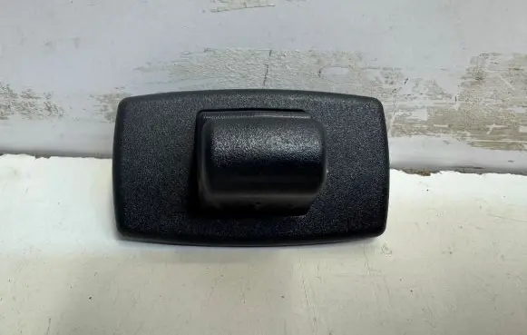 Mercedes-Benz E W238 Sun visor clip/hook/bracket A1668100029051