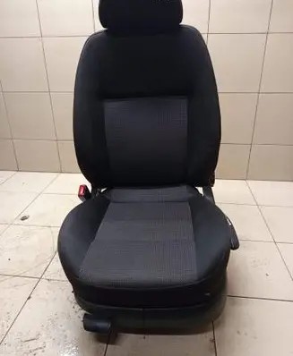 Volkswagen Golf IV Front driver seat 